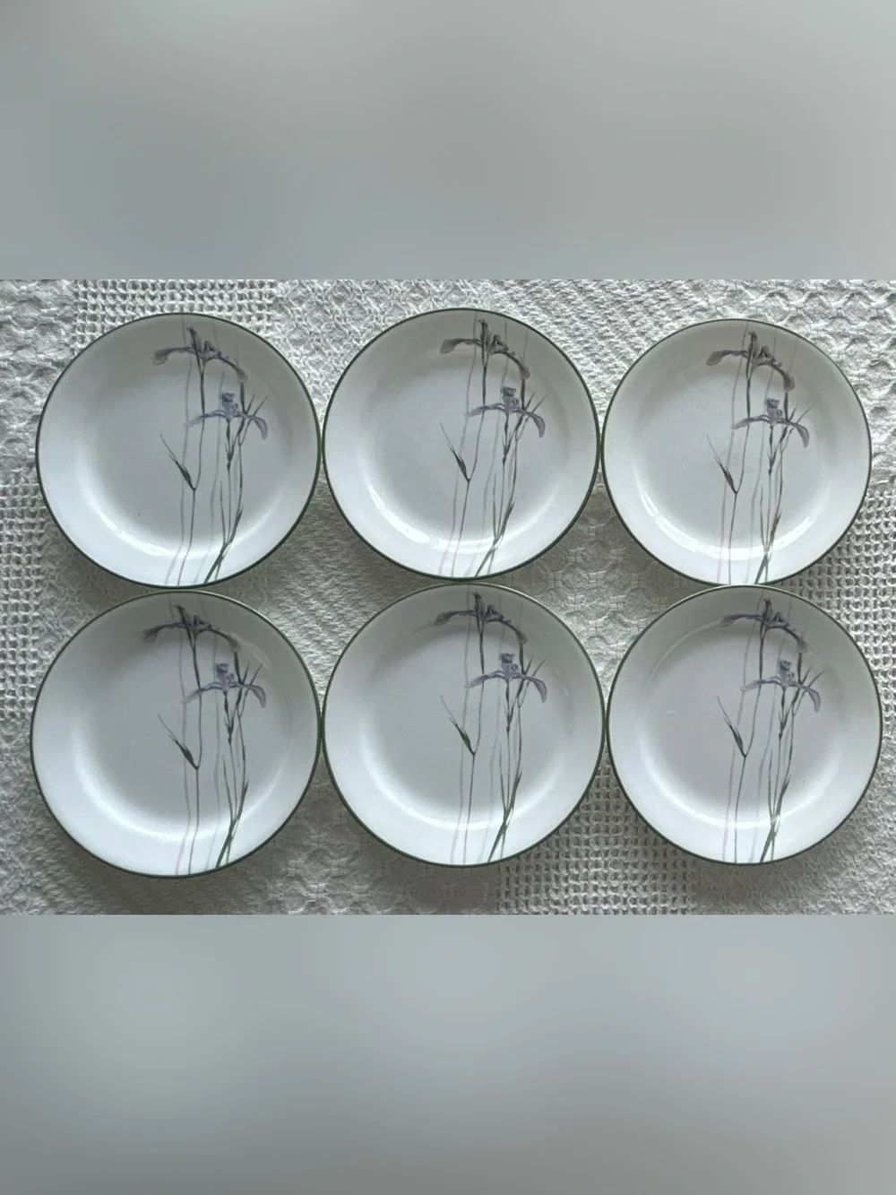 Corelle Shadow Iris Dinnerware Set - Picture 4 of 8